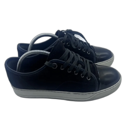 Svarta sneakers från Lanvin med lackad tå