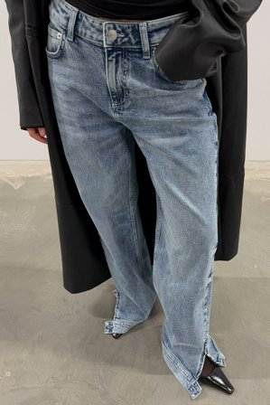 NA-KD Jeans mit Schlitzdetail - Jeans mit geradem Bein - Blau - EU 36