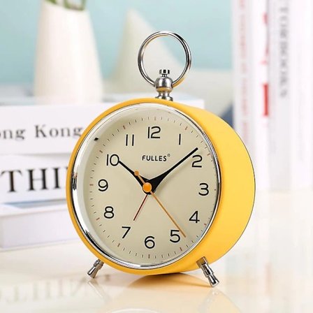 /EA/Retro Analog Alarm Clock for Kids, Silent, Snooze Function, Large Numbers, Battery Operated (Yellow)