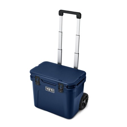 Yeti Roadie 32 Wheeled Cool Box Navy
