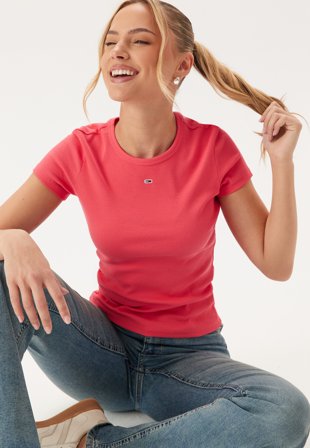 TOMMY JEANS - Tjw Slim Essential Rib Ss - Kläder - - Bubbleroom