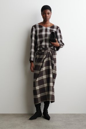 COS Bluzka W Kratę Z Dekoltem W Kształcie Litery V in Czerwony