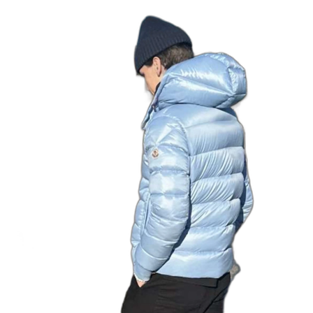 Ljusblå Moncler dunjacka med huva