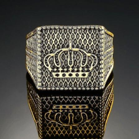 Ny vintage guld tredimensionell kronring - Atmosfäriskt mode guld tredimensionell kronring