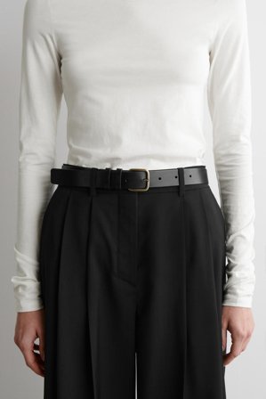 COS Frauen Klassischer Ledergürtel in Schwarz