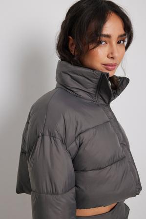 Angelica Blick x NA-KD Gefütterte Crop-Jacke - Pufferjacken - Grau - EU 38