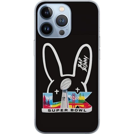 Kompatibel Mobilcover til Apple iPhone 13 Pro Bad Bunny portræt med åben skjorte, tatoveringer og krøllet hår i stilfuld modefotografering