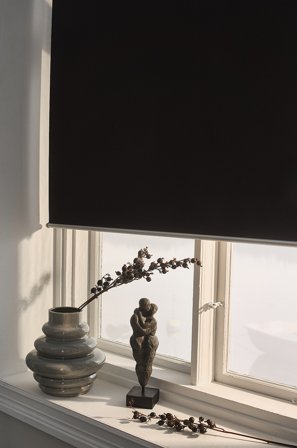 Jotex - Mørkleggende Rullegardin - Høyde 165 Cm Svart - NIKA - Kjøp Mørkleggingsgardiner hos Jotex