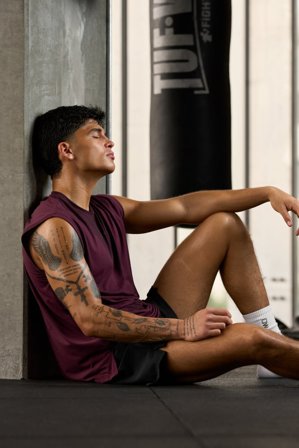 ICANIWILL - Stride Printed Sleeveless T-shirt Dark Mahogany - Herre - ICIW