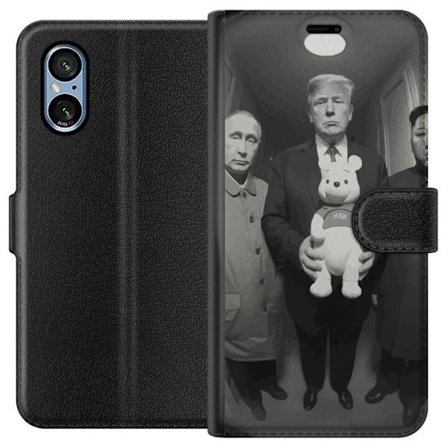 Yhteensopiva Lompakkokotelo Sony Sony Xperia 5 V Mustavalkoinen taideteos surrealistisella poliittisella symboliikalla ja odottamattomalla kontrastill