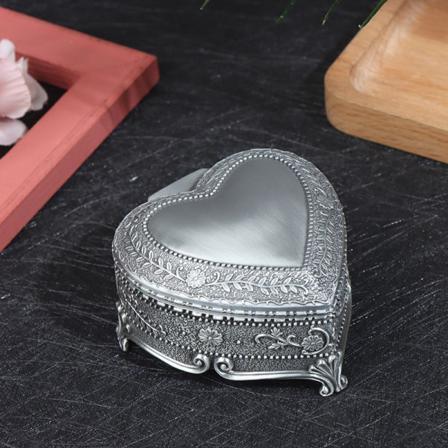 Silver Smyckeskrin Olivblad Hjärta Form För Smycken Display