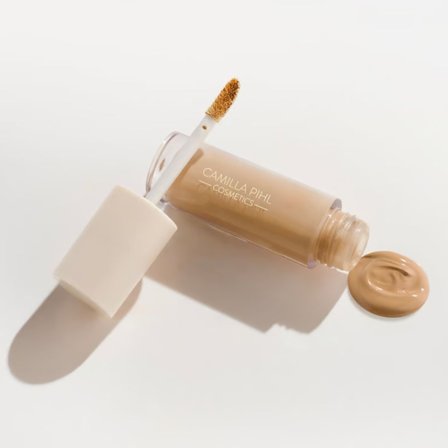 Camilla Pihl Beauty Serum Infused Concealer N° 4 5ml