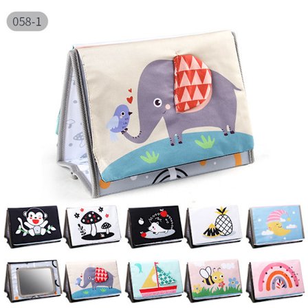 Dette sensoriske legetøj til babyer har et spejl og raslende sider, perfekt til leg på maven.