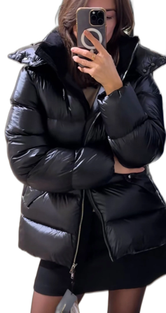 Svart pufferjacka med huva