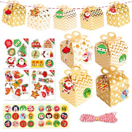 24 kappaleen sarja neliömäisiä pahvilahjapakkauksia, joissa on kahvat, nauha ja etiketit