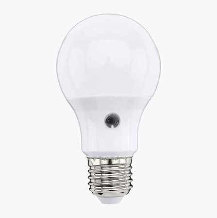 Biltema - Sensorpære E27 470 lm 2700 K