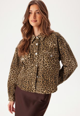 Pieces - Pcastrid Ls Short Shirt - Black Aop:Leo Denim - Kläder - - Bubbleroom