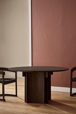 Jotex - Rundt Spisebord ø 130 Cm Mørk eg - KUNGSHOLMEN - Køb Spisebord hos Jotex