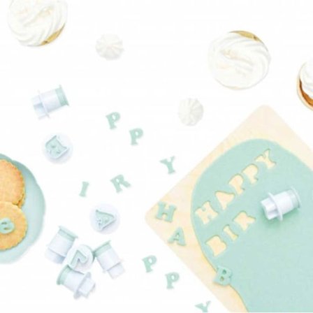 Spand med 36 ejektorskærere - Bogstaver & Tal