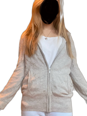 Grå hoodie från Soft goat