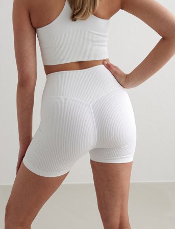 aim ́n Ribbed Seamless Midi Biker Shorts - White - XS