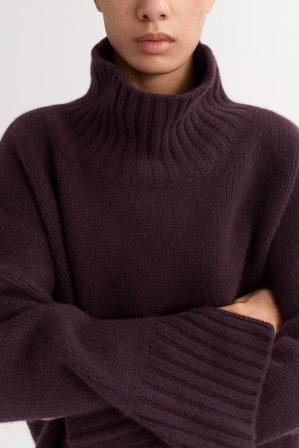 Soft Goat - Girlfriend turtleneck - Women cashmere sweater - S - Midnight Plum