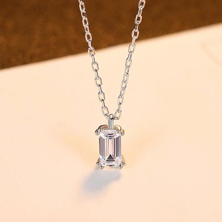 Søtt Lite CZ S925 Sterling Sølv Anheng Enkelt Smaragd Slipt Cubic Zirconia Elegant Smykke Trendy Gaver til Kvinner