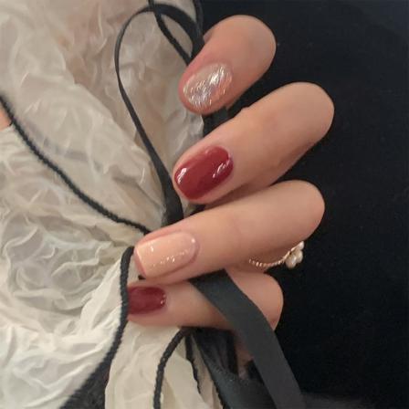 Manikyr Burgundy Glitter Armor Nagellapp 24st
