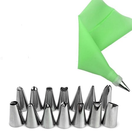 Spritspåse i silikon + 14 st tyllar och koppling