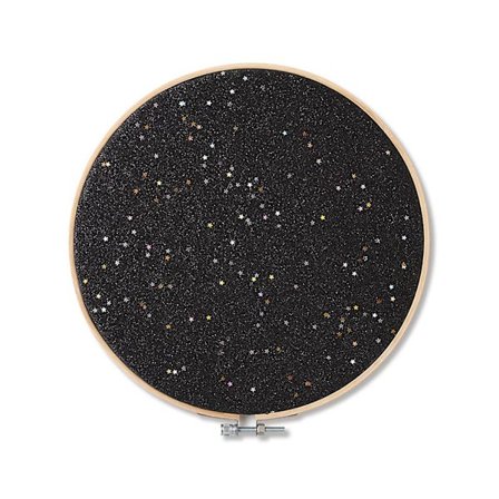 Merkki-, rintamerkki-, rannekoru-, kaulakoru- ja korukokoelman seinälle ripustettava esillepanoteline