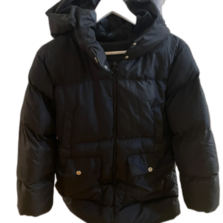 Svart dunjacka med huva