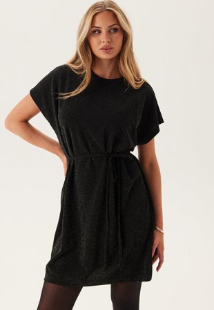 SELECTED - Slfoversized Sandra Ss Short D - Black Detail:W. SILVER LUREX