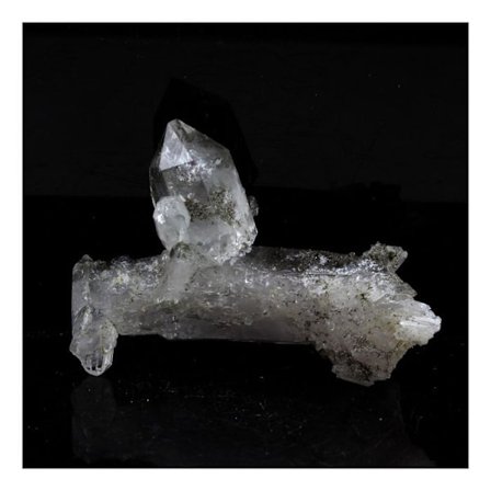 Kivet ja mineraalit. Biterminoitu kvartsi + kloori. 68,5 ct. Rif Fournel, Freney d'Oisans, Isère, Ranska.