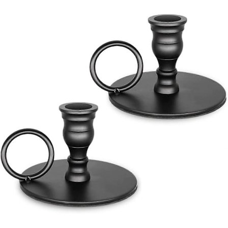 Set med 2 klassiska förgyllda koppar ljusstakar för juldekorationer