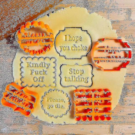 Keksimuotit hauskoilla toivotuksilla, hauskat keksileikkurit leivontaan