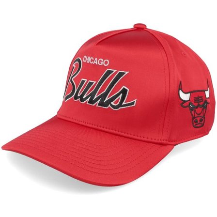 Mitchell & Ness - NBA Röd adjustable Keps - Chicago Bulls Satin Script Pro Red A-frame Adjustable @ Hatstore
