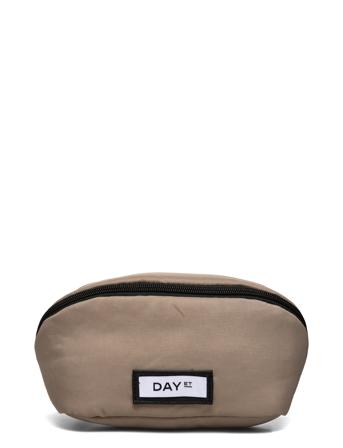 Day Gweneth Re-S Clam Beauty Women Makeup Makeup Bags Brown DAY ET