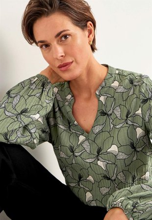 Cellbes of Sweden - Bluse med et blomstermønster og struktur i grønn/mønstret for damer i størrelse 54/56