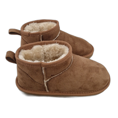 Bruna uggs med foder