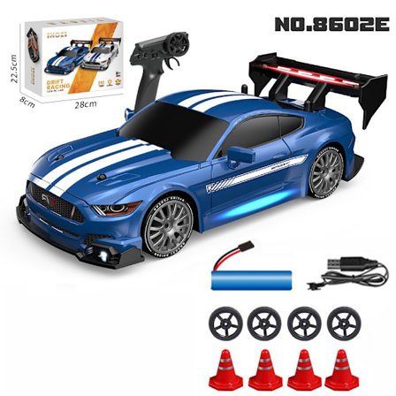 1:24 Skala RC Drifting Bil 4WD 2.4GHz 30KM/H Høj Hastighed Racing Sports Legetøjsbil med LED Lys, Racing Bil og Drift Dæk 8602 - Blå[mo]