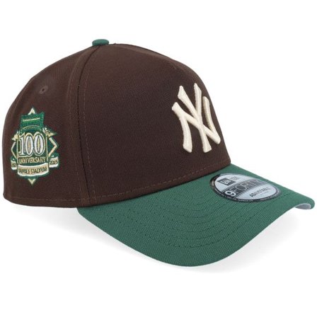 New Era - MLB Brun adjustable Keps - Hatstore Exclusive x New York Yankees Anniversary Patch 9FORTY Brown/Fir A-frame Adjustable @ Hatstore