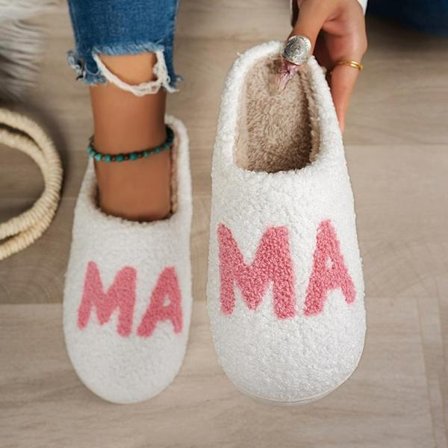 Casual Fluffiga damtofflor Hem Plysch Mama Designer Vinter Kvinna Skor Platt plattform Eleganta skor Trend Fuzzy Fur Slides
