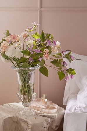 Staycation - Vas Lily of Valley höjd 37,5 cm - Transparent - Krukor & vaser - Från Homeroom