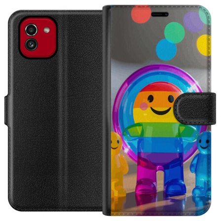 Kompatibelt Lommeboketui til Samsung Galaxy A03 Regnbågsfärgad leksaksfigur med glatt ansikte och färgglada cirklar i lekfull studioillustration
