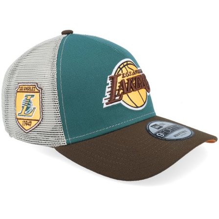 New Era - NBA Grön trucker Keps - Hatstore Exclusive x Los Angeles Lakers Earthbound 9FORTY 47 Pine/Needle/Brown A-frame Trucker @ Hatstore