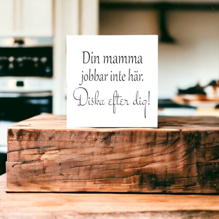 Din mamma jobbar inte här.. Kakeldekor