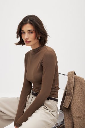 NA-KD Soft Line Funnel Neck Long Sleeve Top - Basic toppe - Brun - M (EU 38-40)
