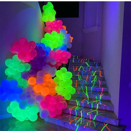 200 kpl Luminoidut Ilmapallot 10 Tuumaa 1.5g Luminoidut Neonväri Luminoidut