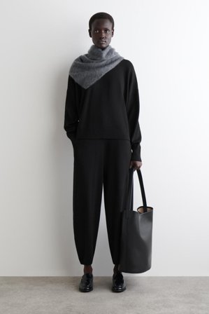 COS Femme Pull À Col Rond En Laine Mérinos in Noir