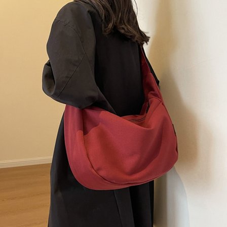 Canvas fløjlstaske, crossbody-taske med bred skulderrem, stor pendler dumpling taske, enkelt skuldertaske.